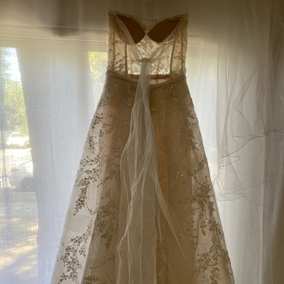 Mira Zwillinger Bridal Gown Corset Floral Detail with Sequin Tule Bow Size 4 - Picture 11 of 16